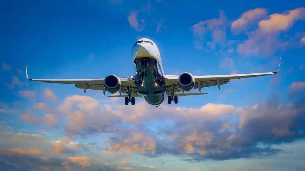 Comment voyager par avion avec un petit budget ?